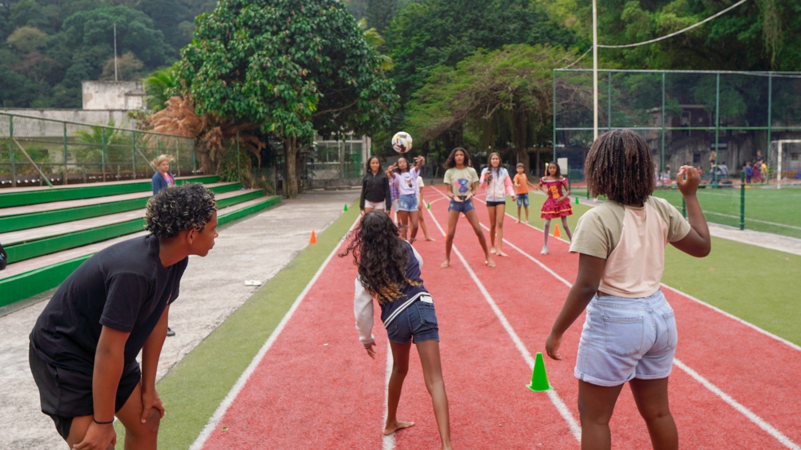 Rio abre vagas para colônia de férias em 21 escolas municipais durante recesso escolar