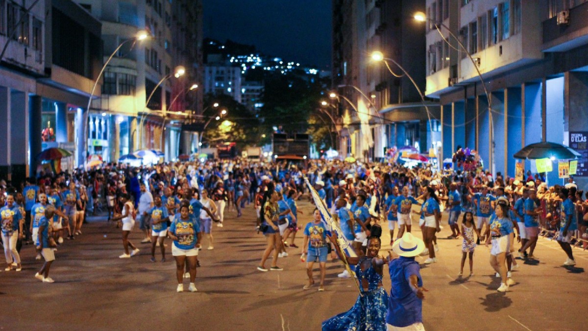 Acadêmicos de Niterói iniciam ensaios neste domingo (26) na Avenida Amaral Peixoto