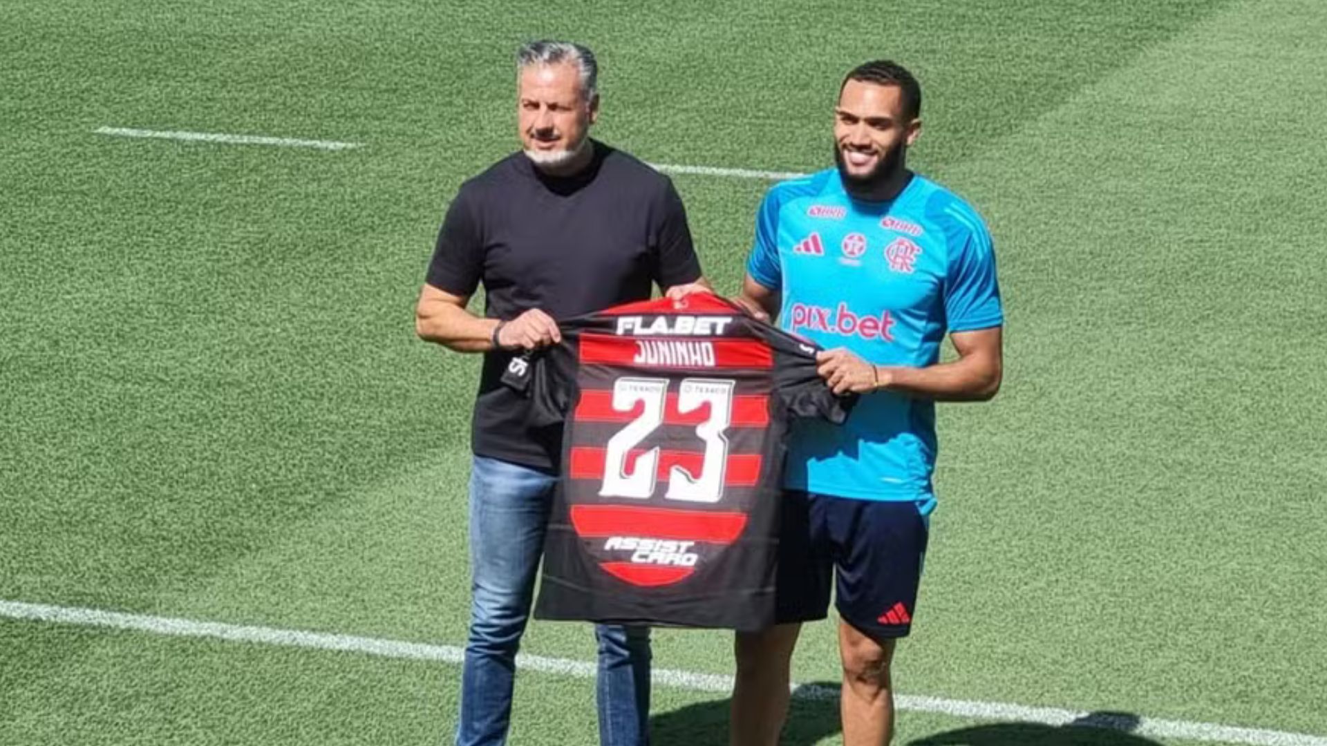 Juninho comenta comemoração no Flamengo e descarta comparações com Gabigol: ‘Sou apenas um trabalhador’