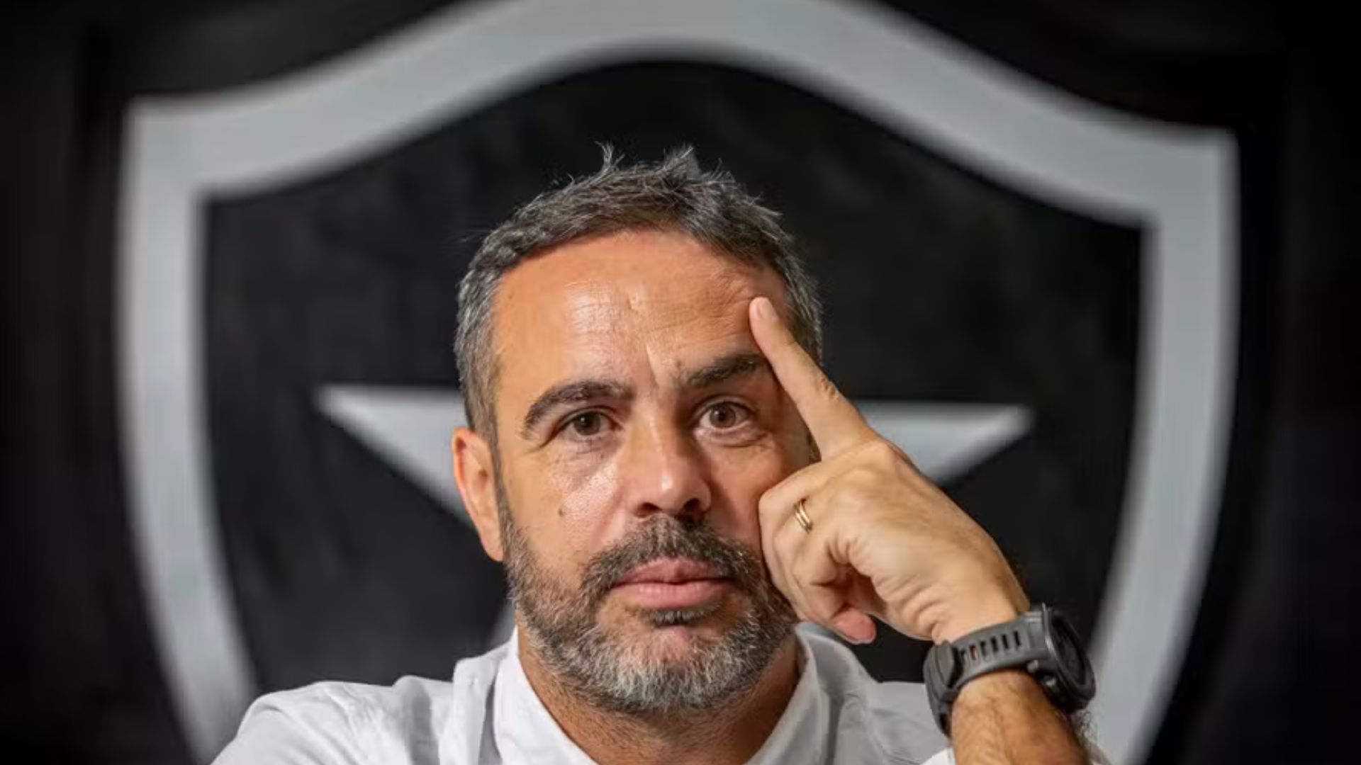 Artur Jorge, campeão da Libertadores e do Brasileirão pelo Botafogo, comenta saída: ‘Entendi que havia fechado um ciclo ali’