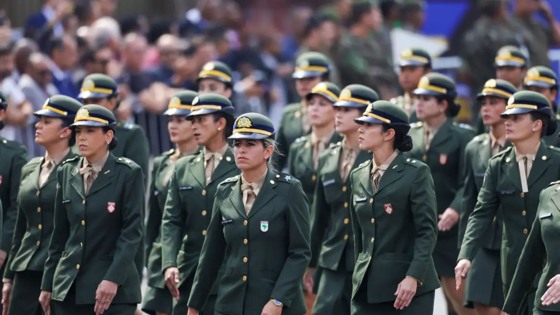 Mais de 13 mil mulheres se alistaram no serviço militar após liberação