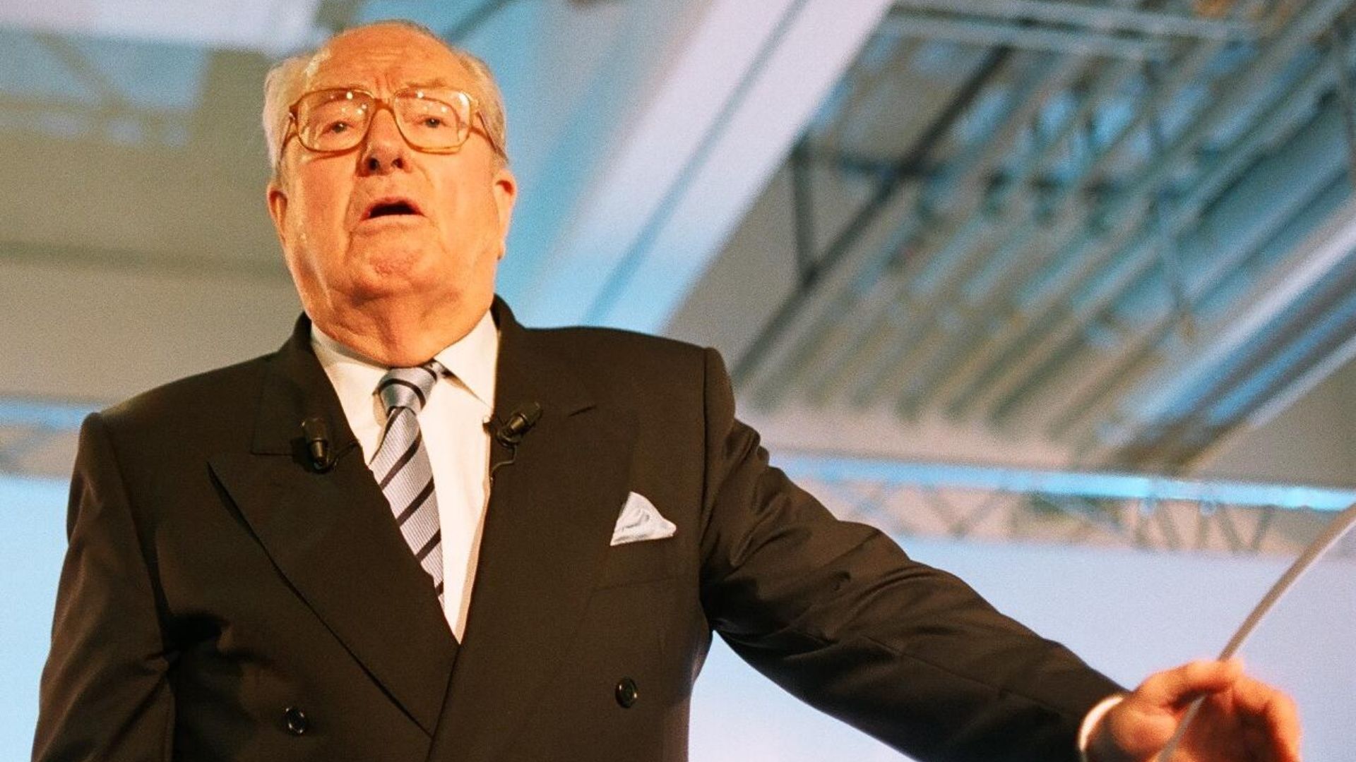 Morre Jean-Marie Le Pen, ex-líder da extrema-direita francesa, aos 96 anos