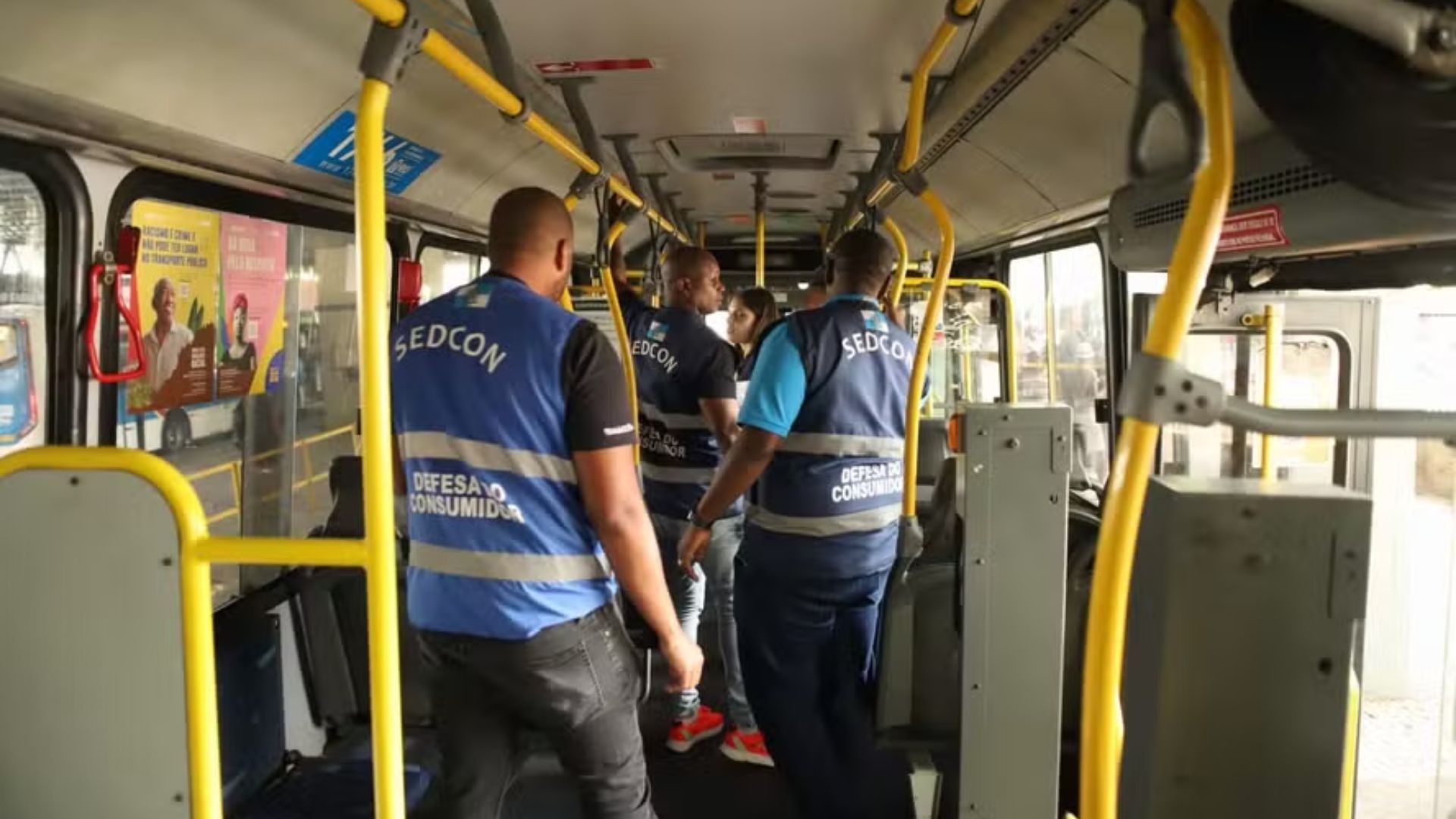 Fiscalização identifica ônibus circulando sem ar-condicionado no Centro do Rio