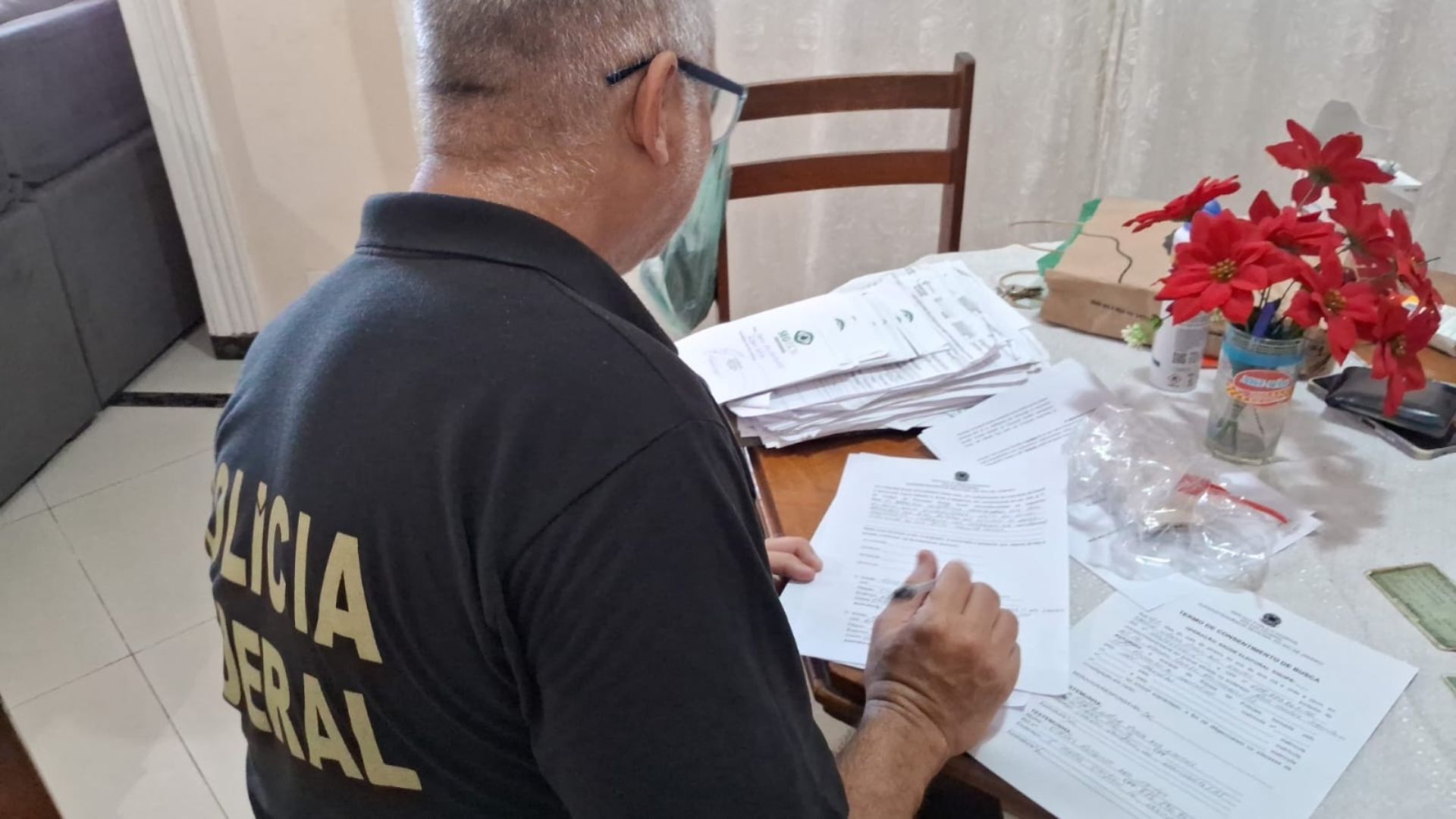 RJ e DF: PF faz operação contra fraude na reserva de vagas do SUS em troca de voto