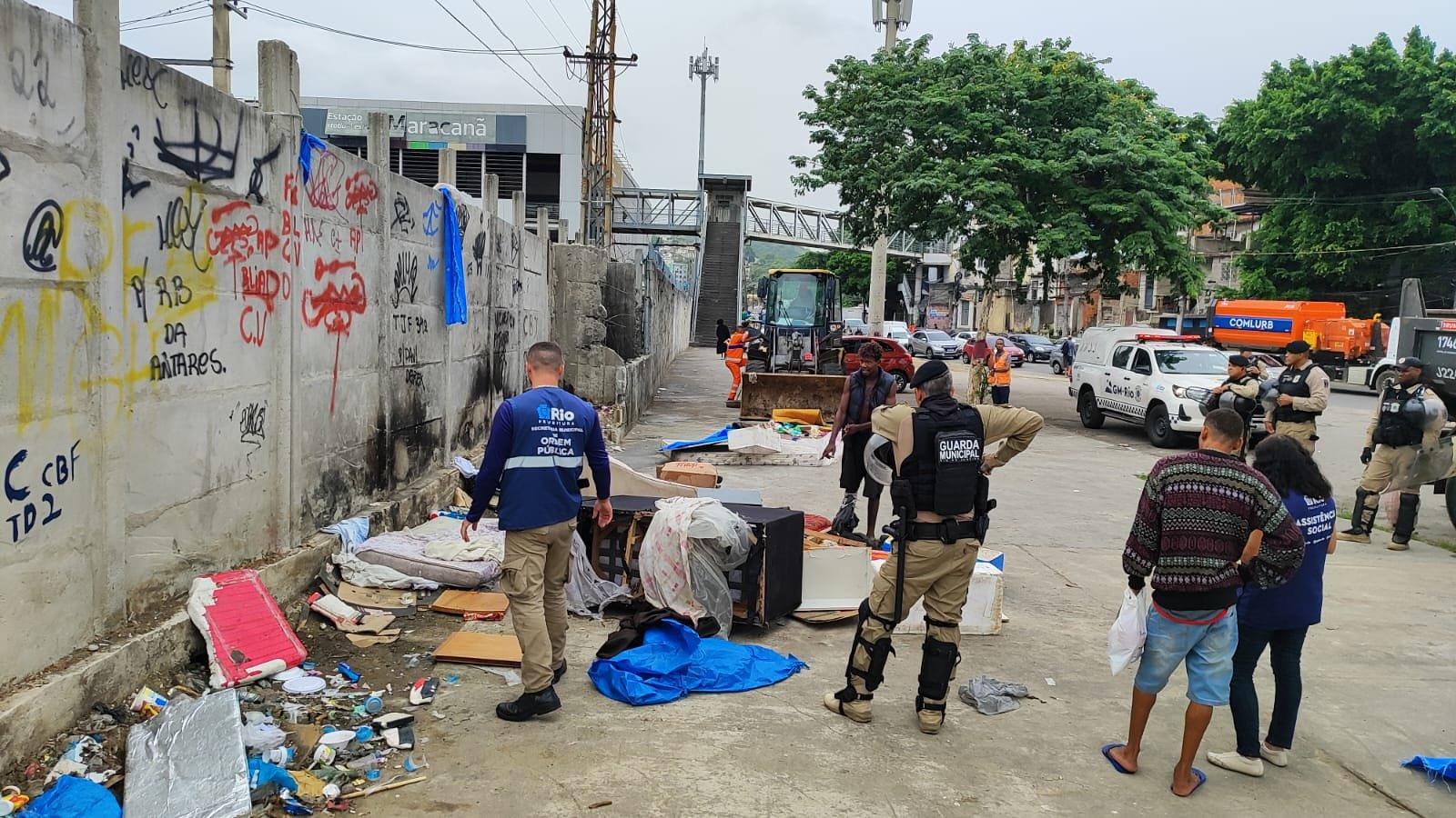 Guarda Municipal desmonta casebres insalubres na Mangueira