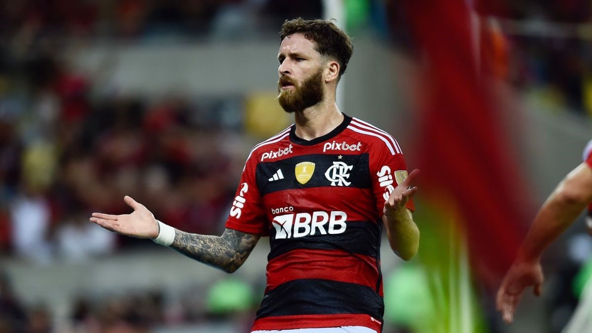 Léo Pereira é liberado e desfalca Flamengo em amistoso contra São Paulo por motivo pessoal