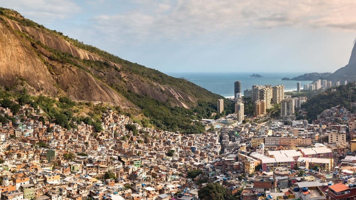 Paes cria Programa HUB Favela Empreendedora para impulsionar formalização e crescimento de negócios em favelas cariocas