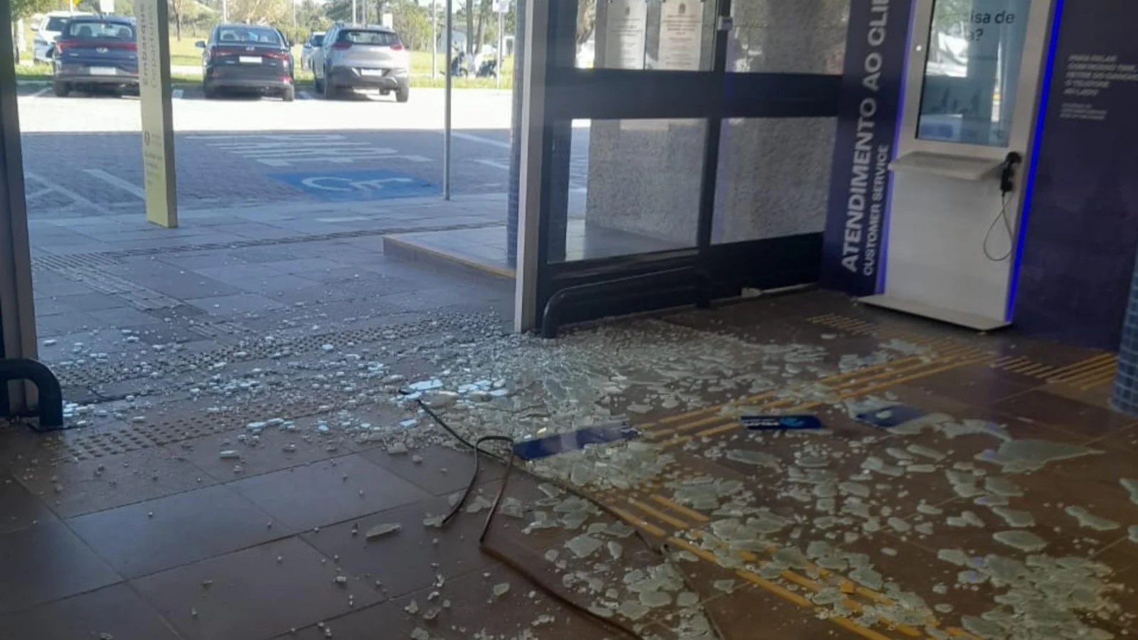 Passageiro agride funcionário e vandaliza o aeroporto após perder o voo no Rio Grande do Sul