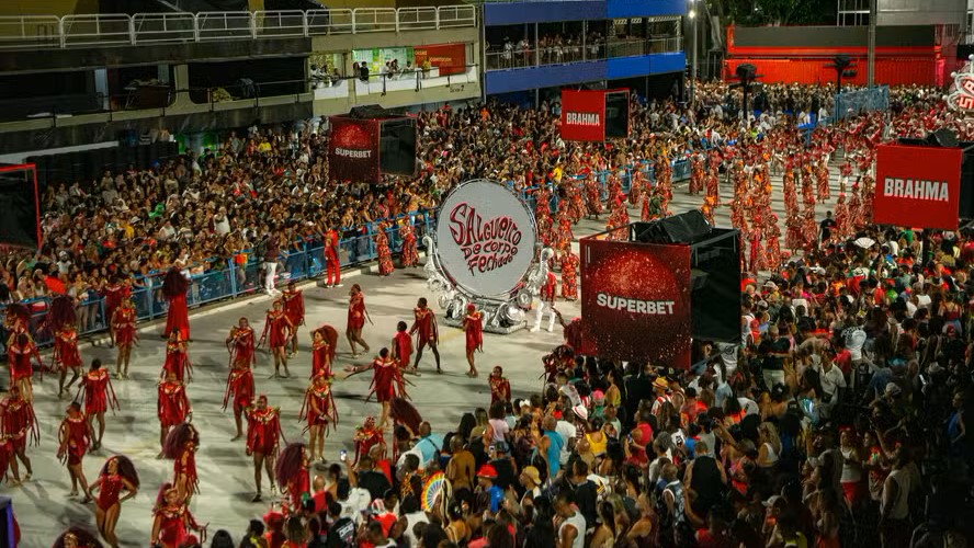 Ensaios técnicos na Sapucaí batem recorde de público antes do Carnaval, chegando atrair 80 mil pessoas em uma única noite