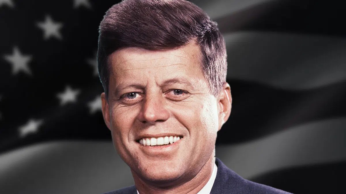 FBI encontra 2.400 novos registros sobre assassinato de JFK após ordem de Trump