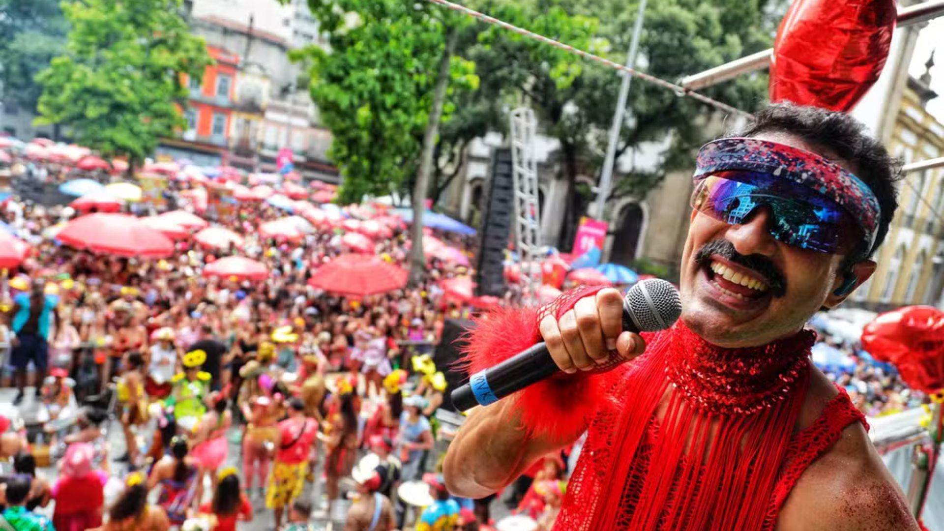 Rio de Janeiro tem fim de semana agitado com carnaval, ensaios na Sapucaí e show de Christina Aguilera