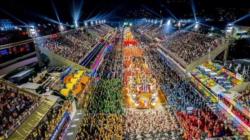 enda de ingressos para arquibancada popular do Rio Carnaval 2025 começa nesta quarta-feira (12)