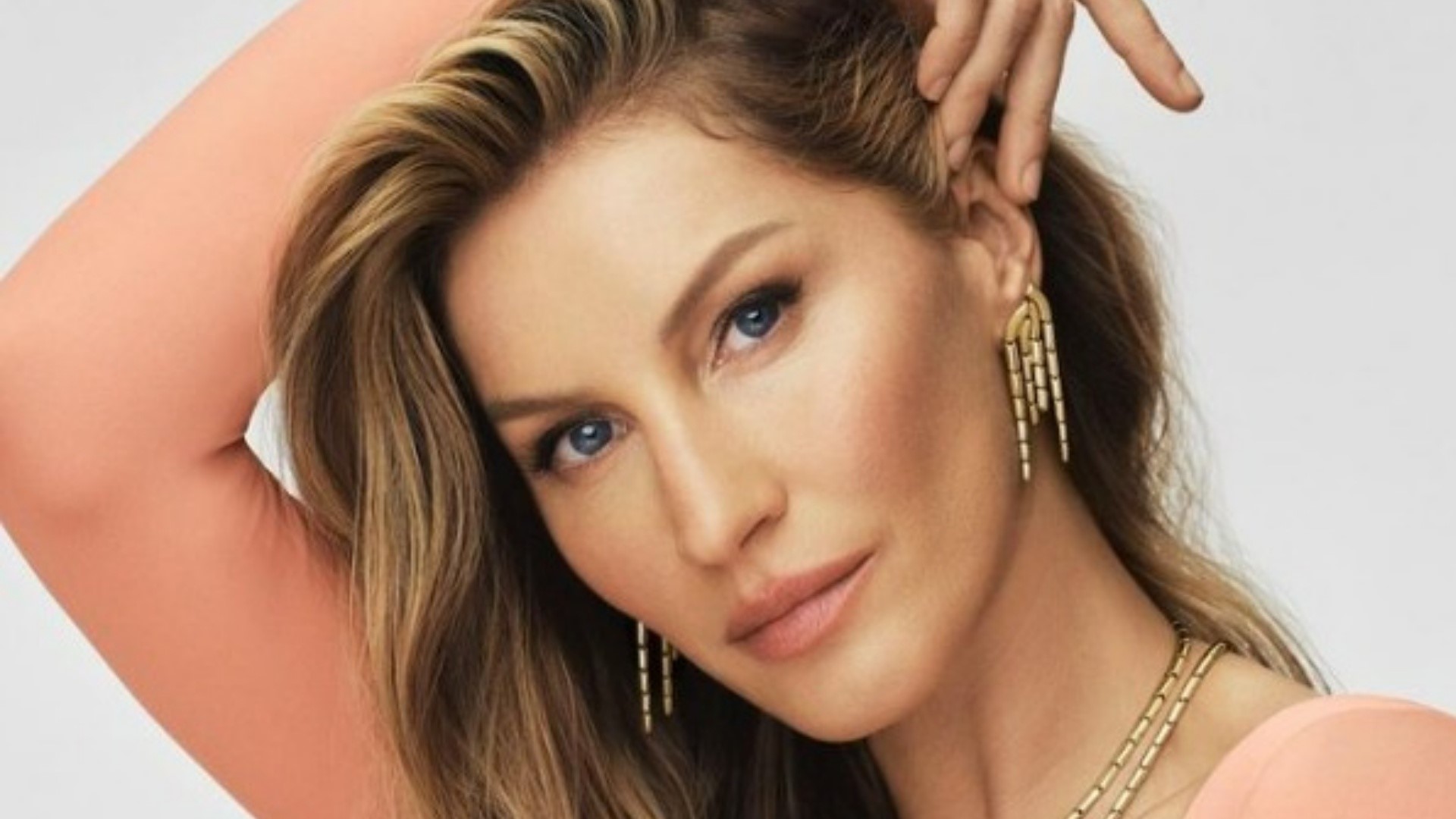 Gisele Bündchen dá à luz ao terceiro filho, revela TMZ