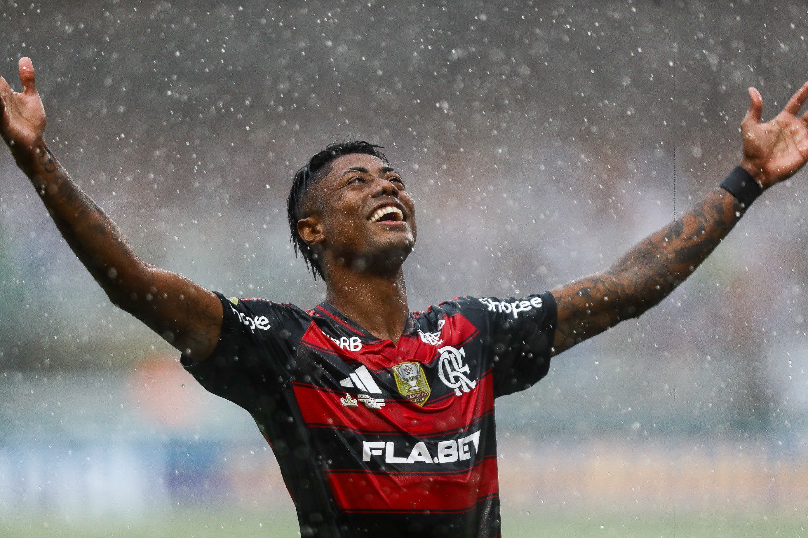 Maior do Brasil: Bruno Henrique brilha e Flamengo conquista Supercopa em cima do Botafogo