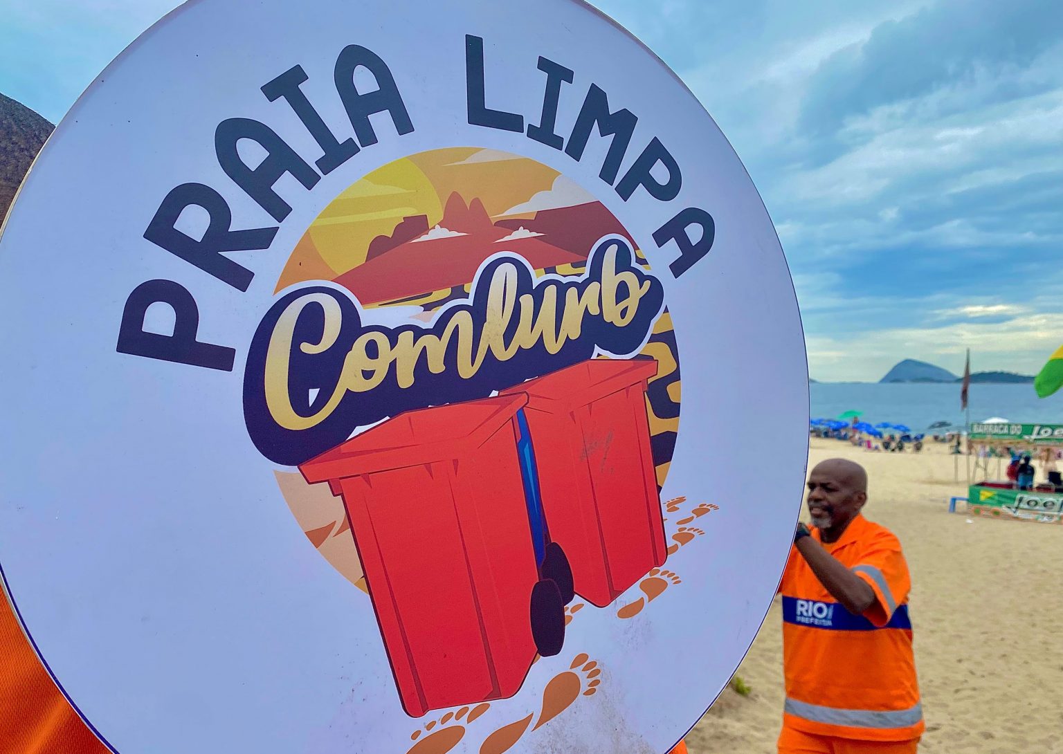 Praia de Ipanema recebe dois dias de campanha de conscientização da Comlurb