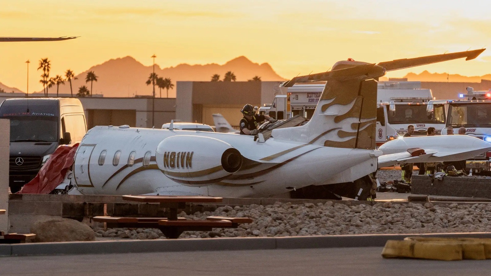 Jato de banda de rock bate contra avião e deixa um morto em aeroporto do Arizona, nos EUA