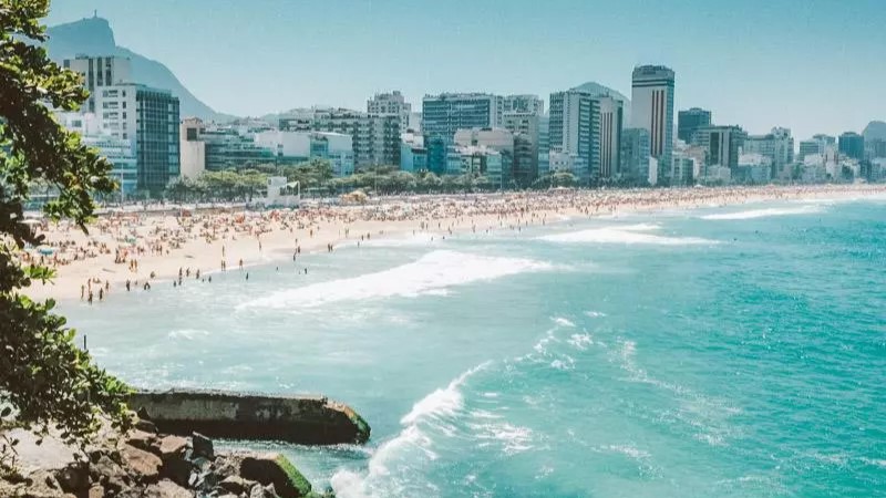 Desaparecimento de crianças em praias do Rio cresce mais de 400% em 2025