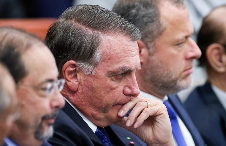Bolsonaro admite ter discutido Estado de Sítio com militares, mas nega tentativa de golpe