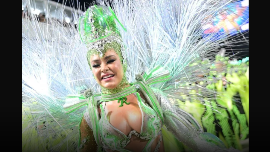 Rainha da Mocidade homenageia marido preso em fantasia no desfile da Sapucaí