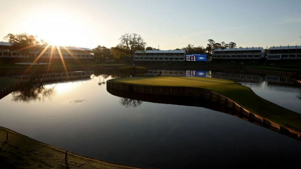 Mergulhador de bolas de golfe que transformou tacadas perdidas em negócio milionário