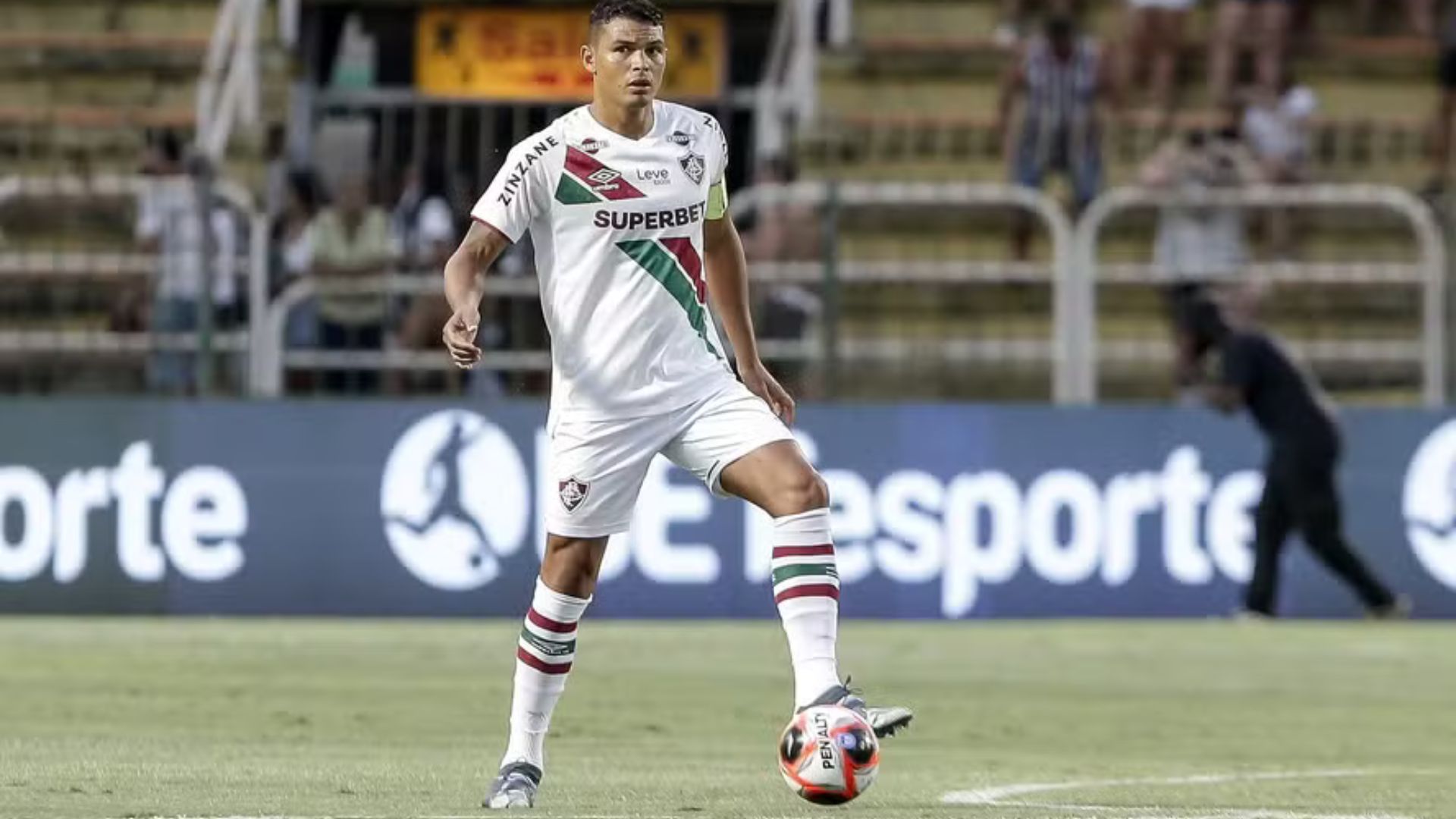 Fluminense se prepara para encarar o Flamengo e confia no desempenho defensivo