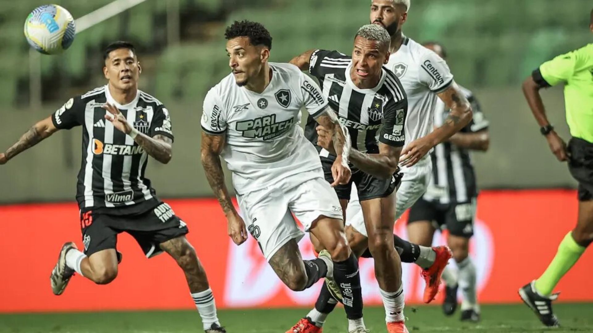 Botafogo e Atlético-MG são absolvidos pelo STJD após confusão no Brasileiro do ano passado