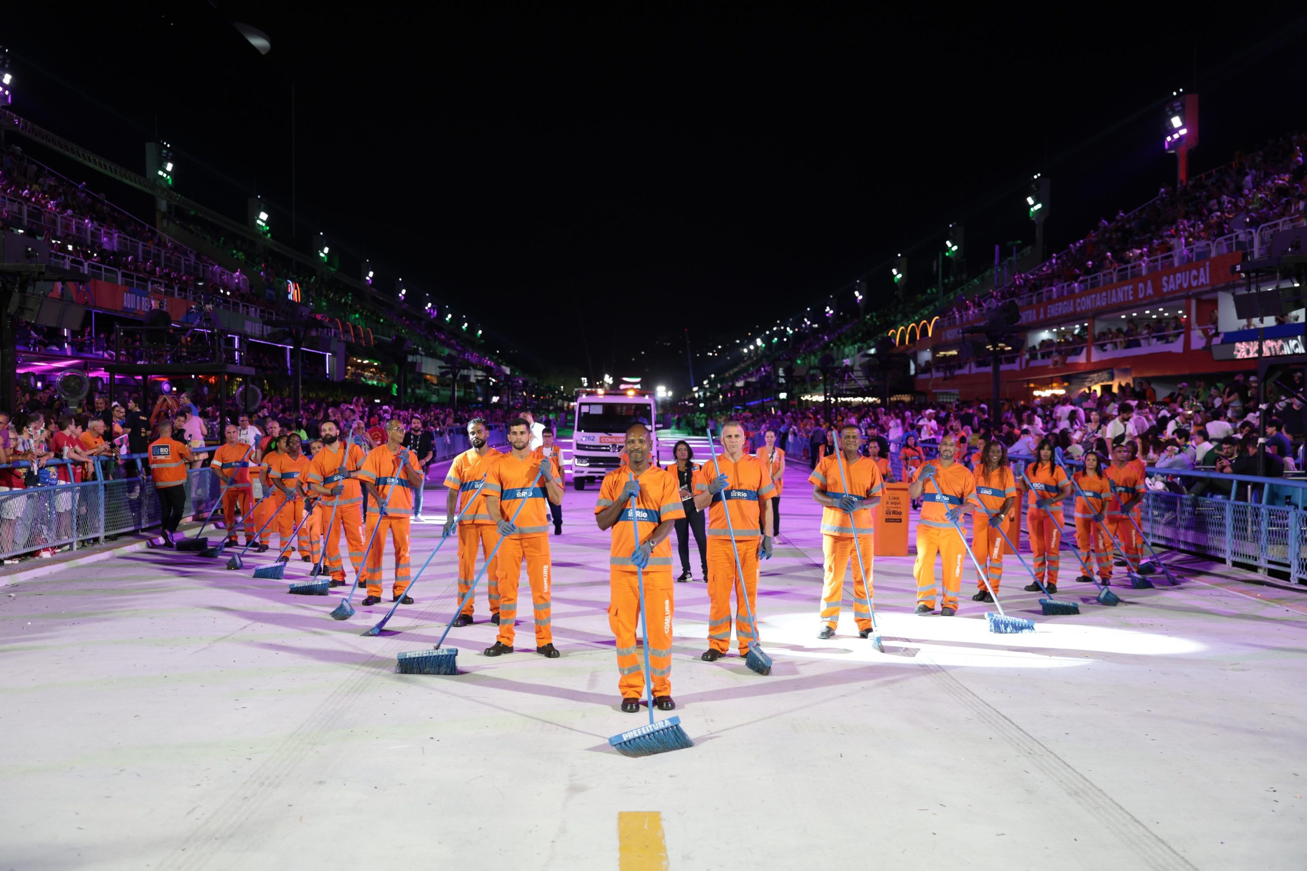 Carnaval 2025: Comlurb recolhe 71,4 toneladas de resíduos após Desfile das Campeãs