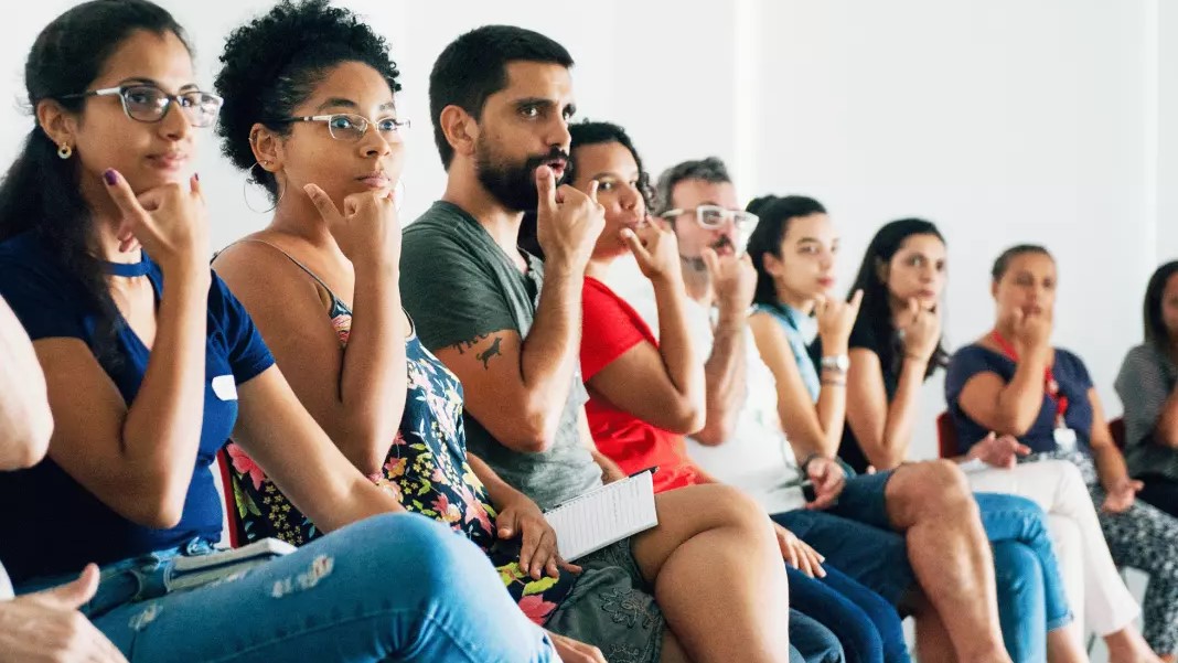 Prefeitura do Rio abre inscrições para curso gratuito de Libras