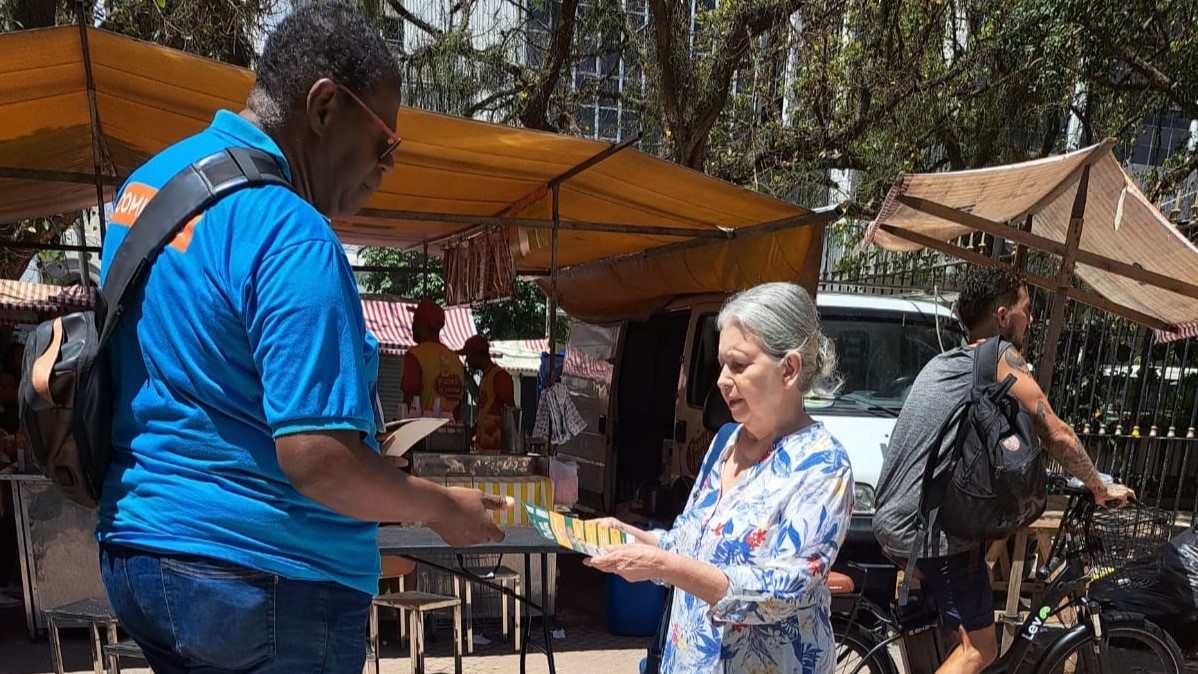 Comlurb realiza campanha de coleta seletiva na feira da Rua Ariapó, na Taquara nesta quinta (13)