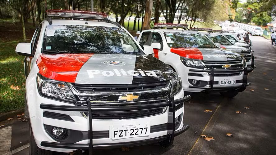 Policiais militares são presos após dar carona a jovem que os acusou de estupro em SP