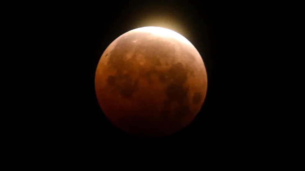 Brasil poderá ver primeiro eclipse total da Lua de 2025 nesta sexta-feira (14), fenômeno será visível a olho nu