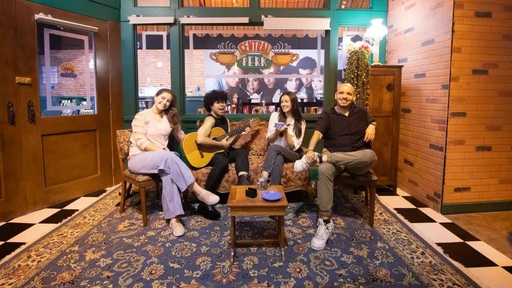 Rio recebe The FRIENDS™ Experience com sala inédita de Monica e Rachel no VillageMall em junho