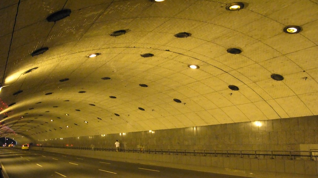 Túnel Novo terá interdições parciais até 1º de maio para atualização da iluminação, informa Prefeitura do Rio