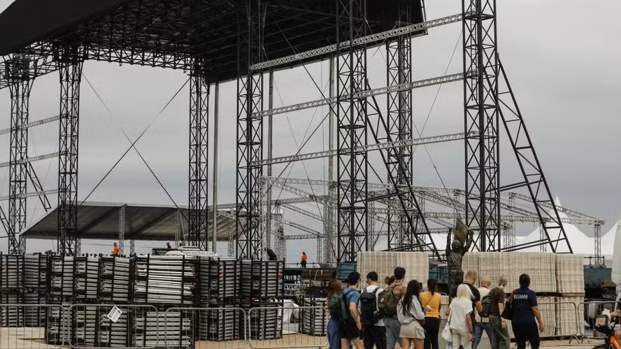 Show de Lady Gaga em Copacabana terá esquema especial de transporte público e interdições no bairro