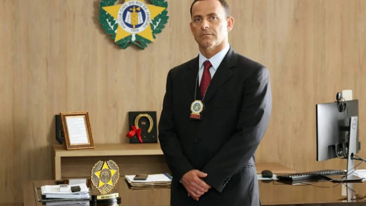 Ex-secretário da Polícia Civil, Allan Turnowski, se entrega à Justiça após decisão do STF