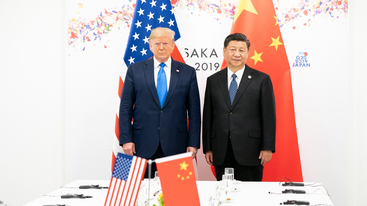 Estados Unidos e China chegam a acordo de redução de tarifas para conter guerra comercial