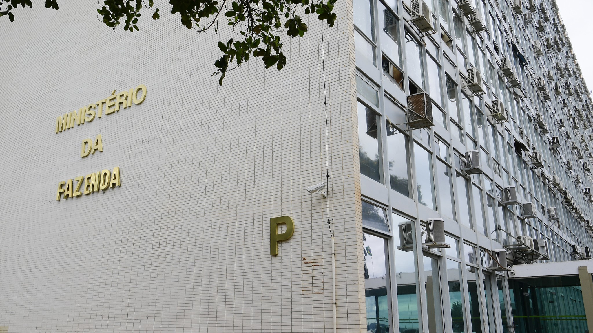 Fazenda cogita usar verba do PAC e emendas para ressarcir aposentados vítimas de fraude no INSS