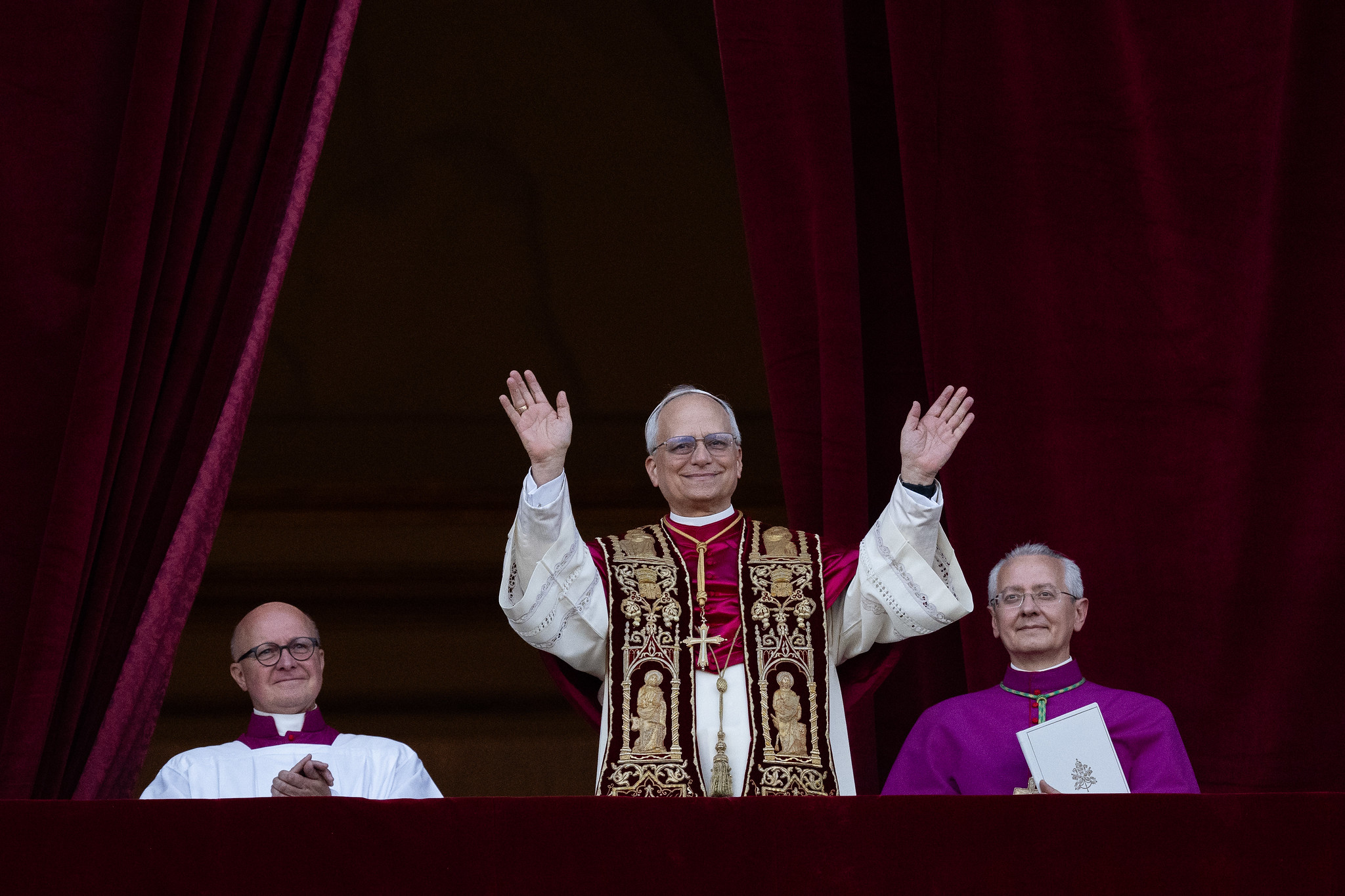Papa Leão XIV celebra primeira missa no Vaticano e alerta para ‘ateísmo prático’