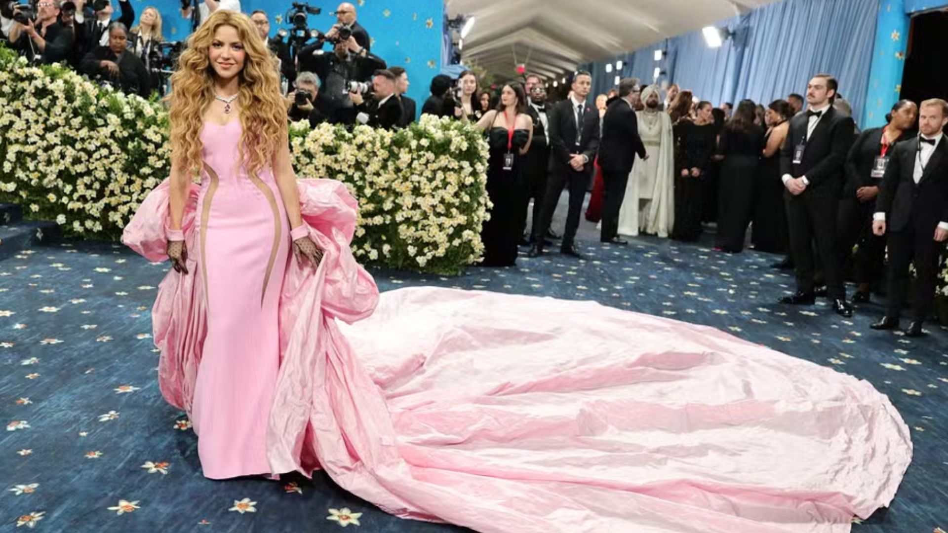 Shakira vence votação de look mais marcante do Met Gala 2025