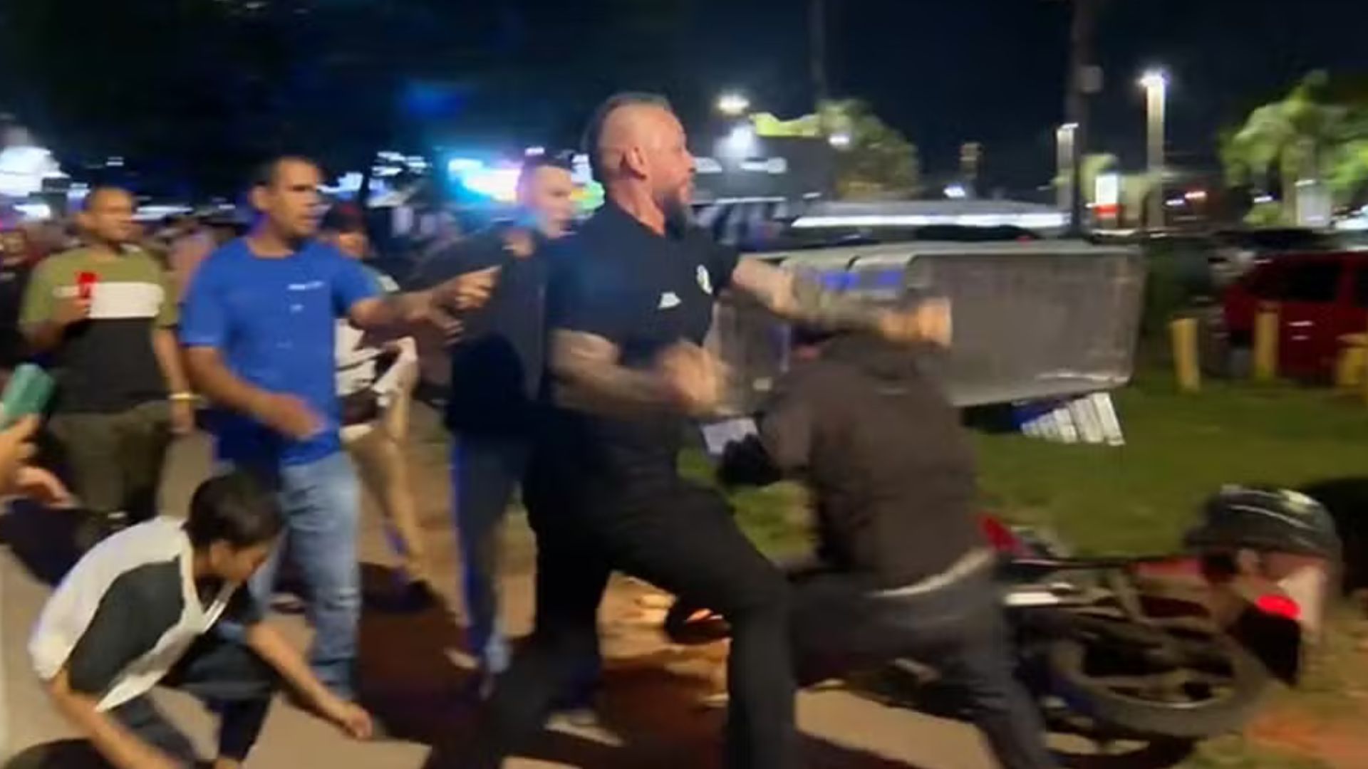 Vasco demite segurança que agrediu torcedor em Brasília