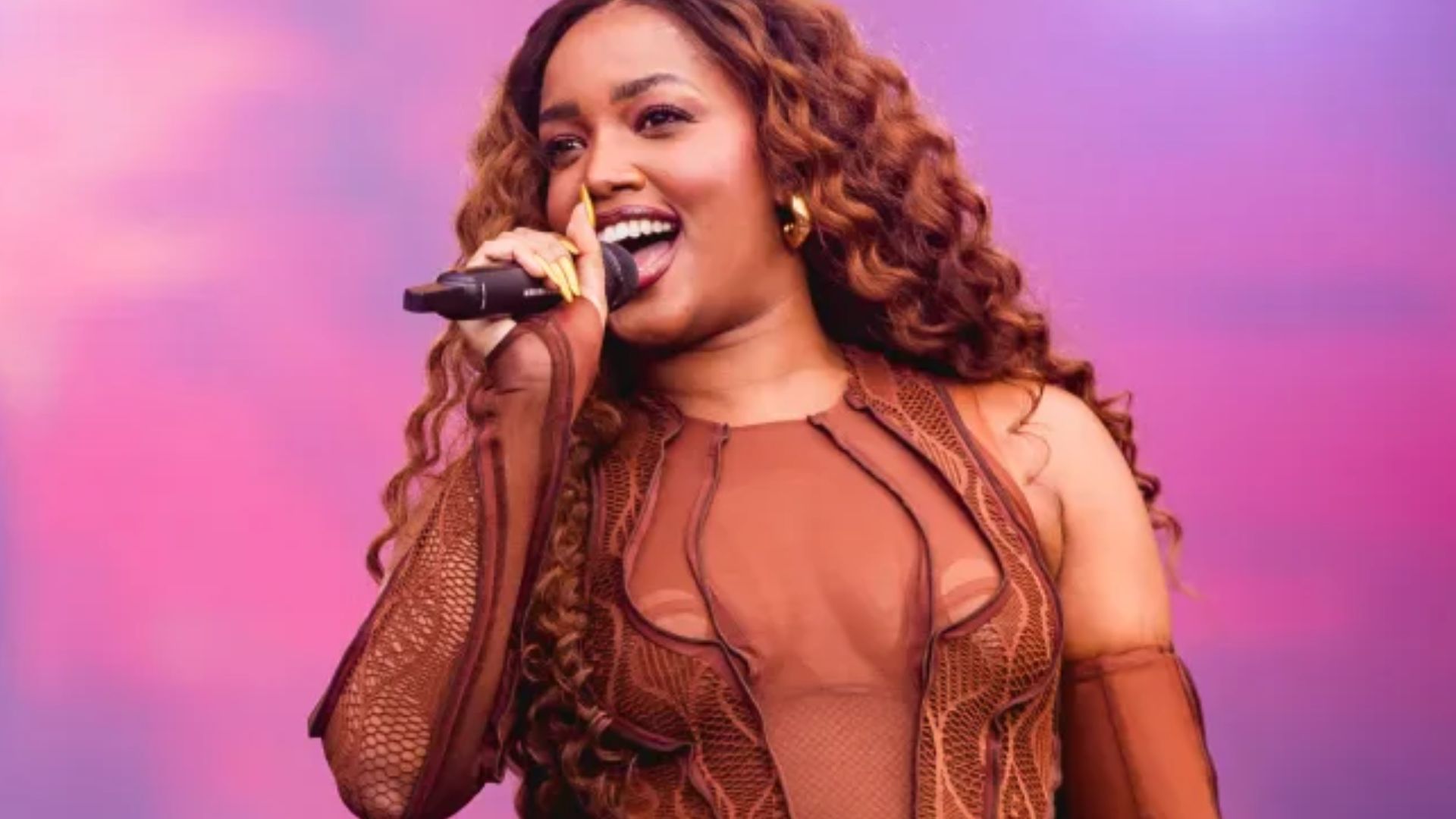 Semana S leva show de Iza e Baile Charme para Praça Mauá com programação gratuita neste sábado (17)