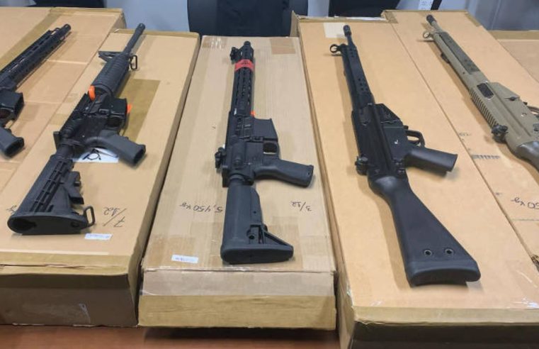 Armas americanas alimentam guerra do tráfico no Rio; 60% dos fuzis apreendidos vieram dos EUA