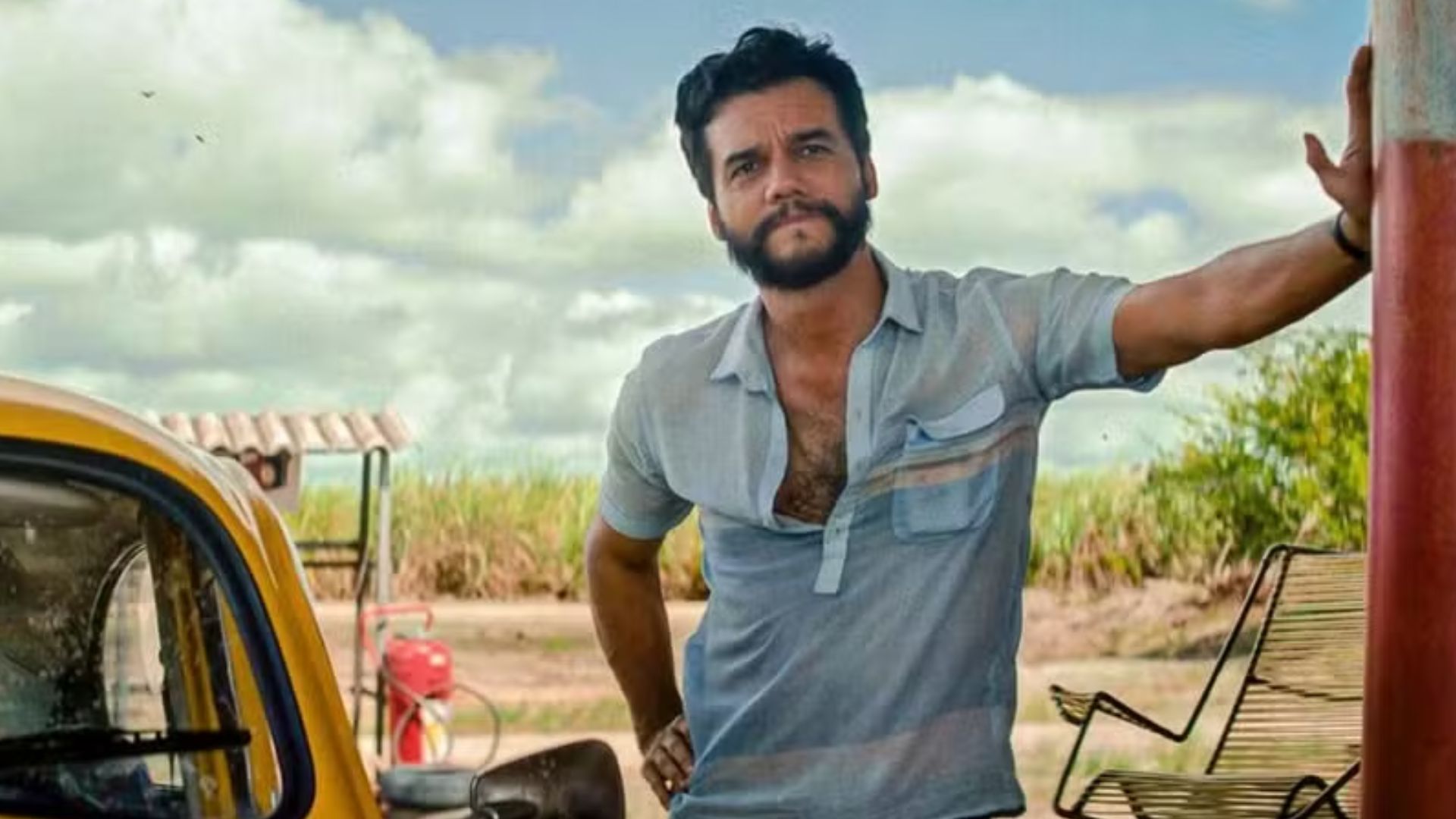 Filme de Kleber Mendonça Filho é aclamado em Cannes e ganha elogios da crítica internacional