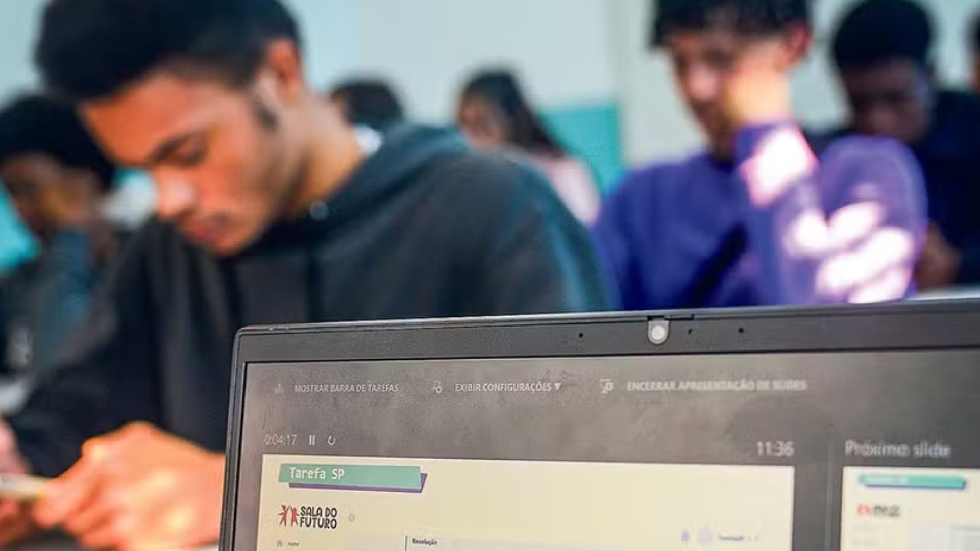 São Paulo testa uso de inteligência artificial para corrigir tarefas de casa na rede pública