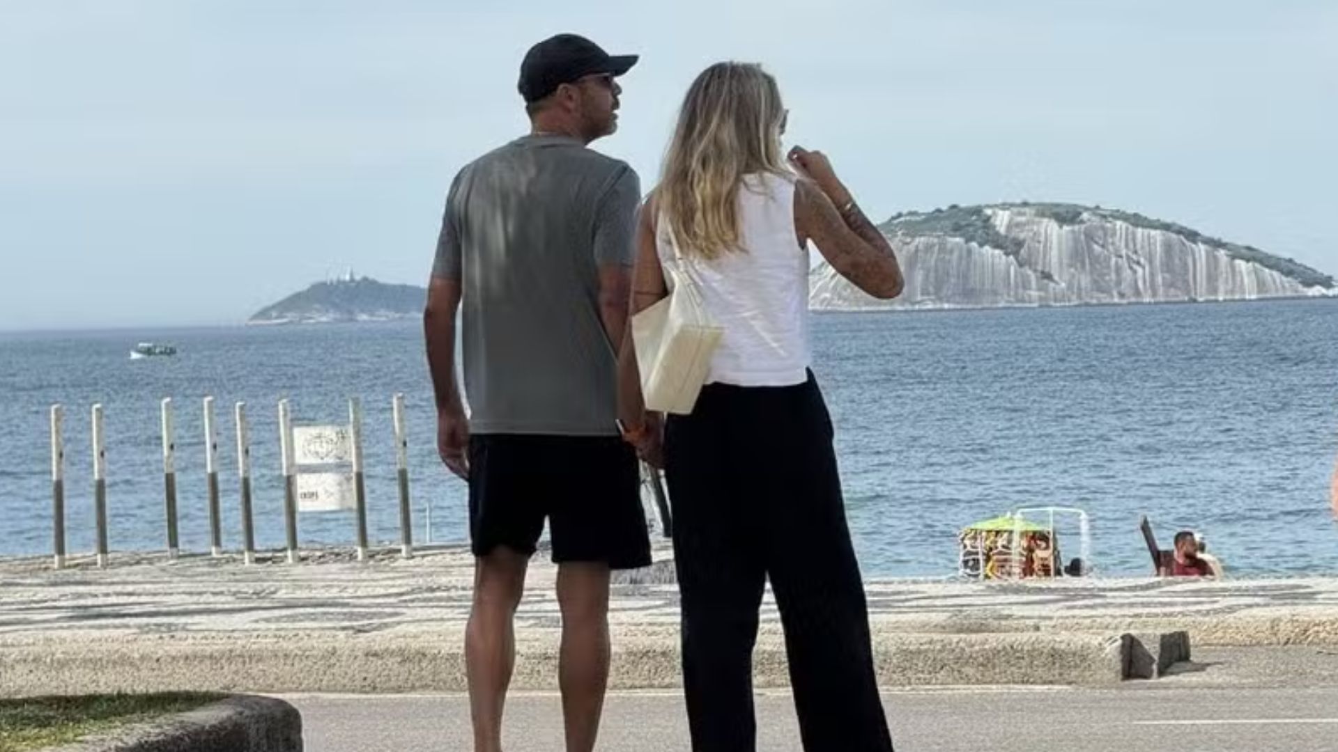 Artur Jorge é flagrado no Rio com neta de Nilton Santos após fim de casamento