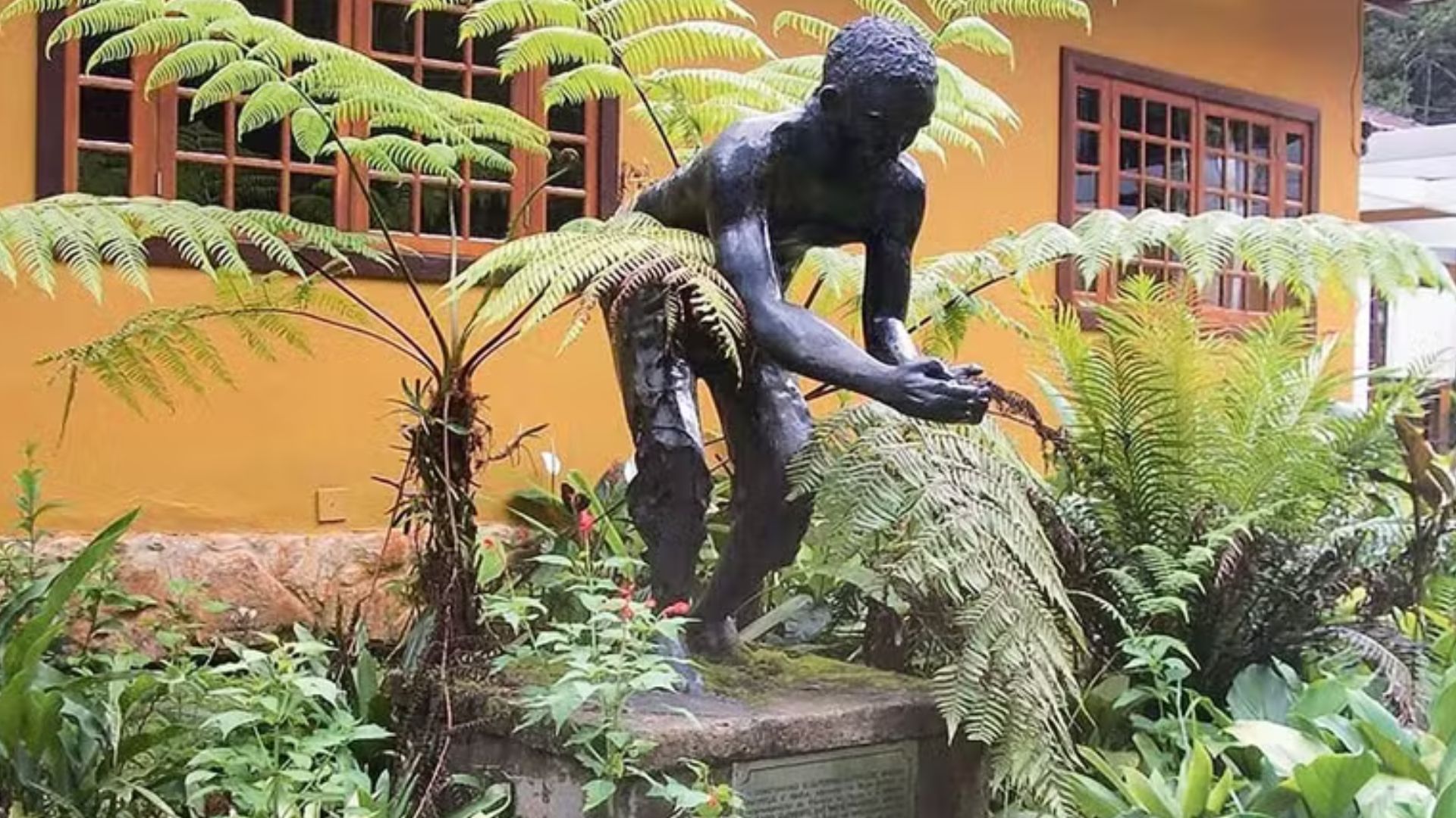 Parque Nacional da Tijuca ganha placa com nomes dos 11 escravizados que ajudaram no reflorestamento