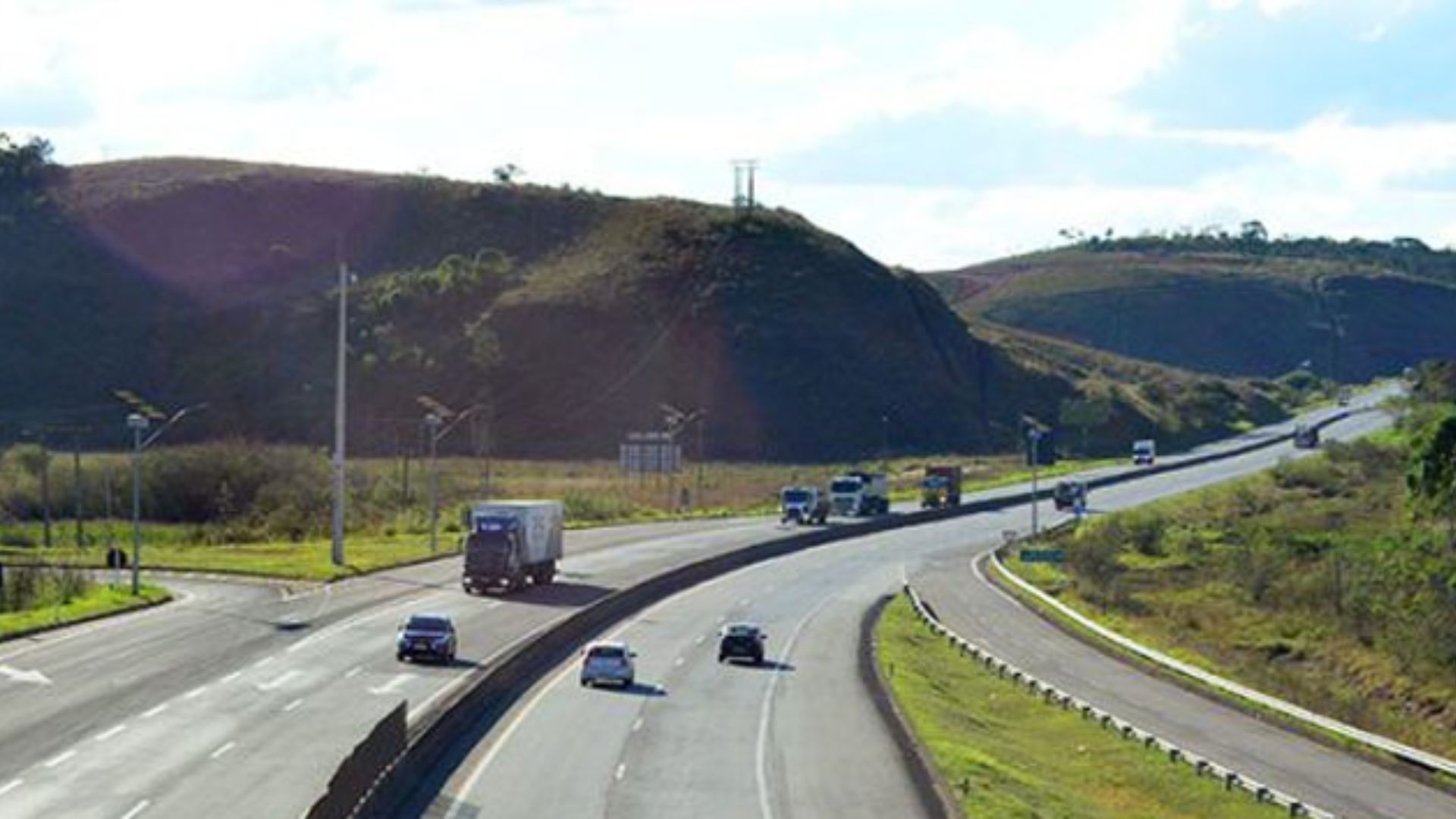 Novo consórcio assume BR-040 e prevê pedágio de até R$ 18 e retomada da Nova Subida da Serra