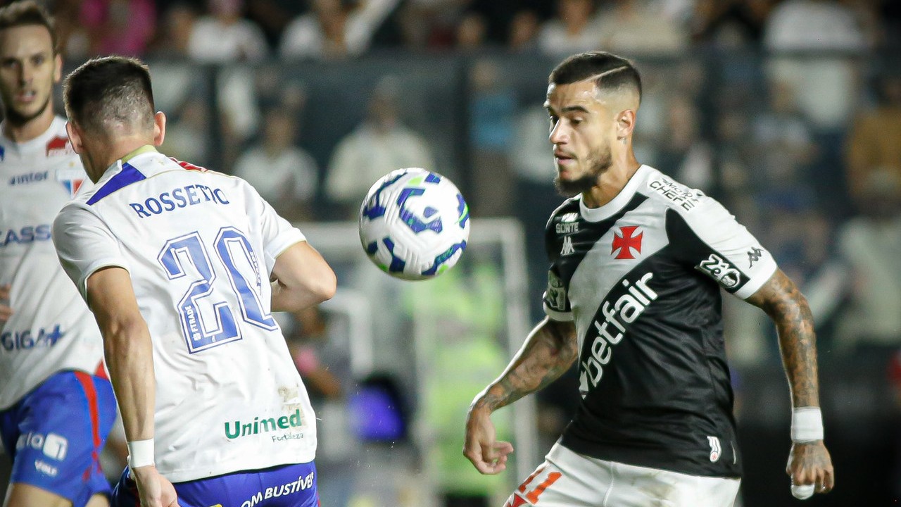 Brasileirão: Vasco espanta má fase e aplica 3×0 no Fortaleza em São Januário