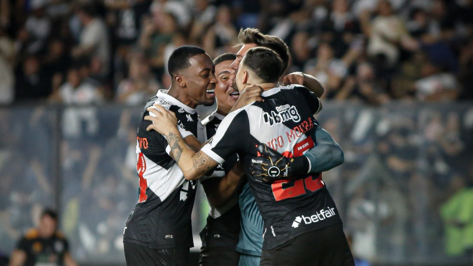 Copa do Brasil: Vasco bate Operário-PR nos pênaltis com três defesas de Léo Jardim