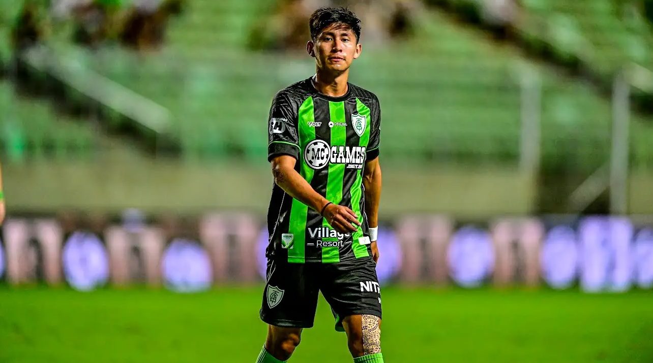 Justiça acata denúncia e torna Miguelito, do América-MG, réu por injúria racial